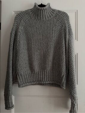 H&M Light Gray Chunky Turtleneck Sweater